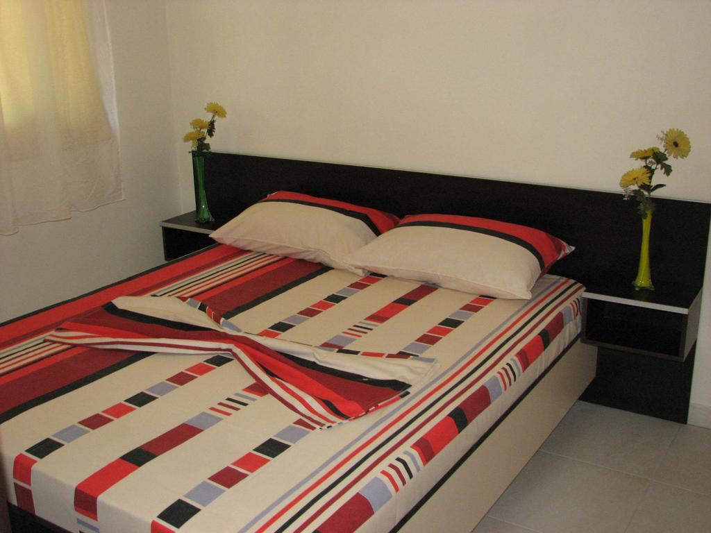 Aparthotel Vila Tufi Velipoje Bilik gambar